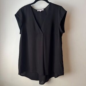 DR2 Black V-Neck Sleeveless Front Pleat Blouse - Medium